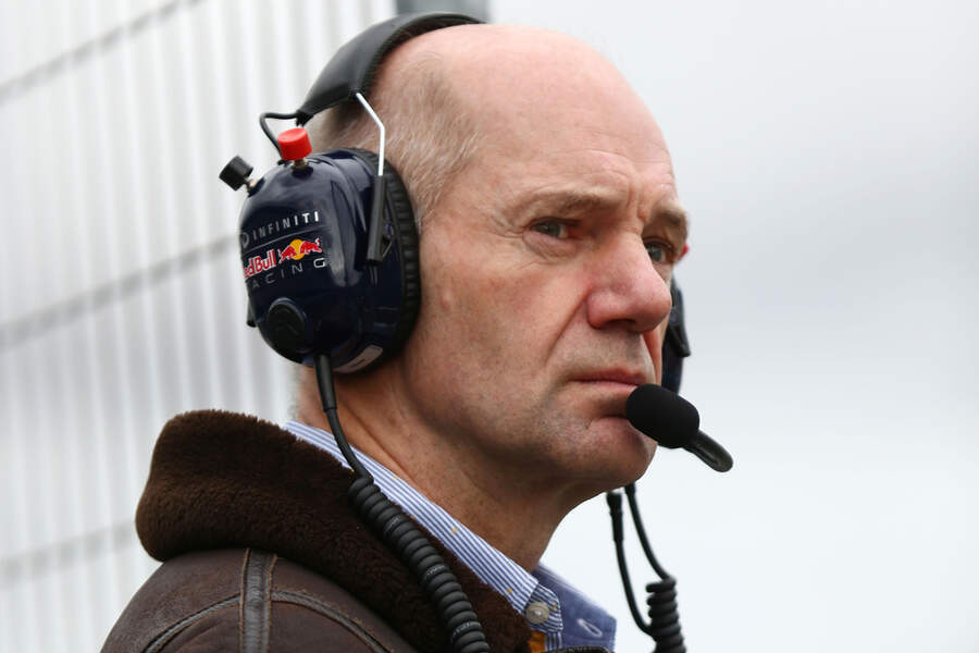 Adrian-Newey-Red-Bull-Formel-1-Test-Jerez-3-Februar-2015-fotoshowBigImage-d33c403b-841201.jpg