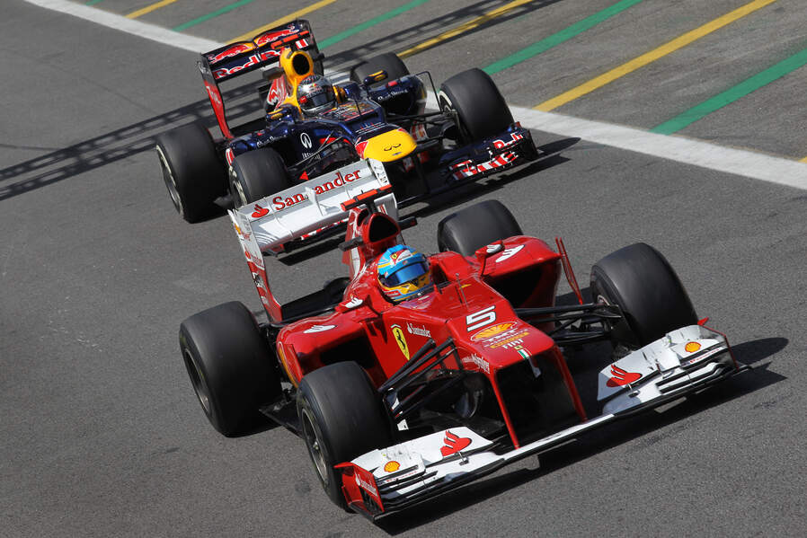 Alonso-Vettel-Formel-1-GP-Brasilien-Sao-Paulo-23-November-2012-19-fotoshowImageNew-56ae4de4-646183.jpg