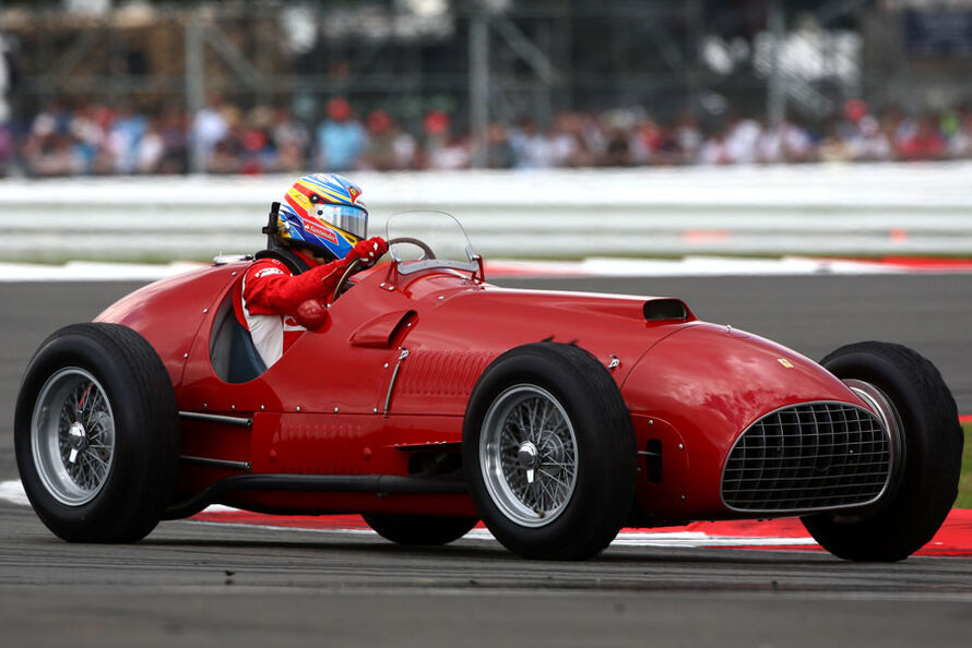 [Imagen: Alonso-im-Ferrari-375-c890x594-ffffff-C-...514054.jpg]