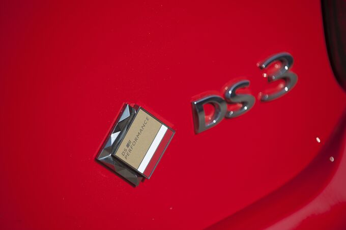 DS3-Performance-Logo-fotoshowImage-d8def