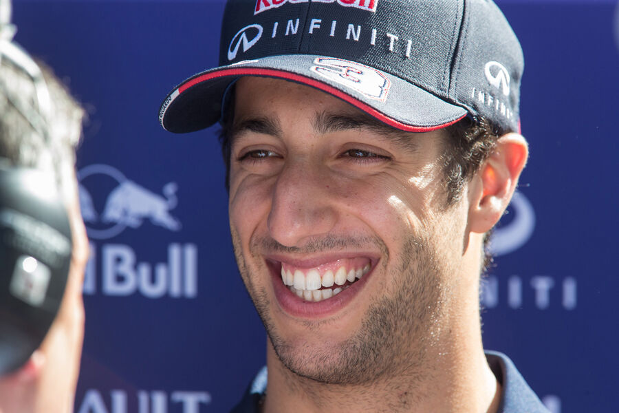 Daniel-Ricciardo-Red-Bull-Formel-1-GP-Australien-Melbourne-13-Maerz-2014-fotoshowBigImage-17d1f47-763767.jpg