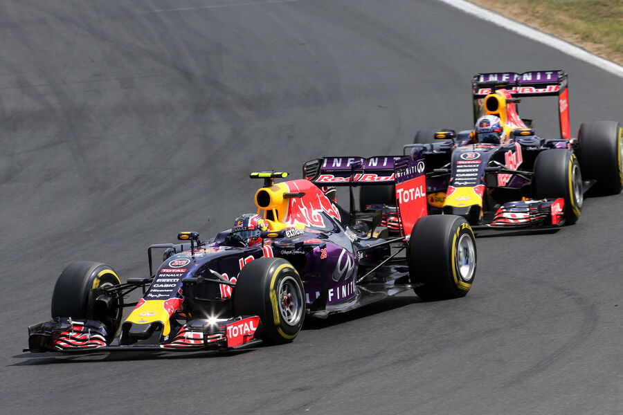 [Imagen: Daniil-Kvyat-Daniel-Ricciardo-Red-Bull-G...885217.jpg]