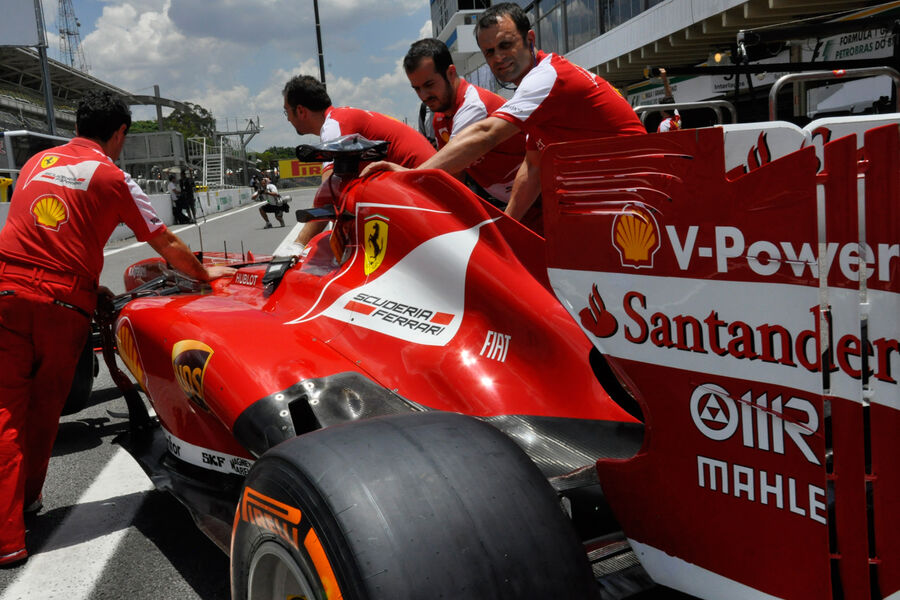 Ferrari-Formel-1-GP-Brasilien-21-November-2013-fotoshowBigImage-e3041ca7-738336.jpg