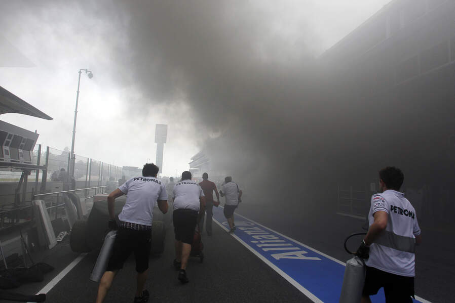 Feuer-Williams-GP-Spanien-2012-19-fotoshowImageNew-a8294bc0-594470.jpg