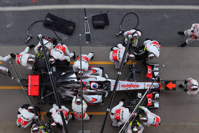 Formel-1-Test-Barcelona-01-03-2012-Jenson-Button-McLaren-fotoshowImage-e151bf28-574202.jpg