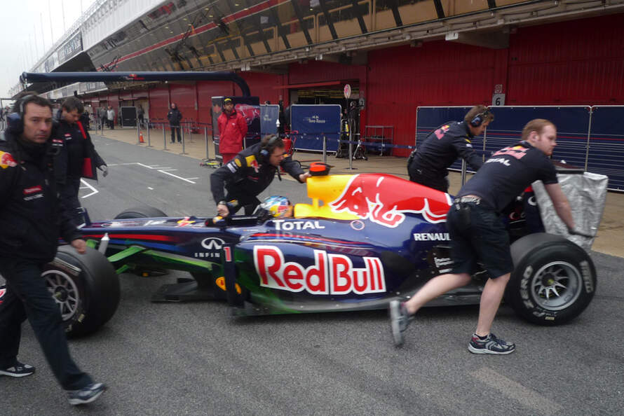 Formel-1-Test-Barcelona-2011-c890x594-ffffff-C-52eed692-461284.jpg