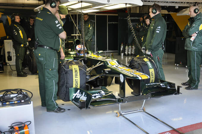 Formel-1-Test-Barcelona-22-2-2012-Vitaly-Petrov-Caterham-fotoshowImage-9ea46725-571906.jpg