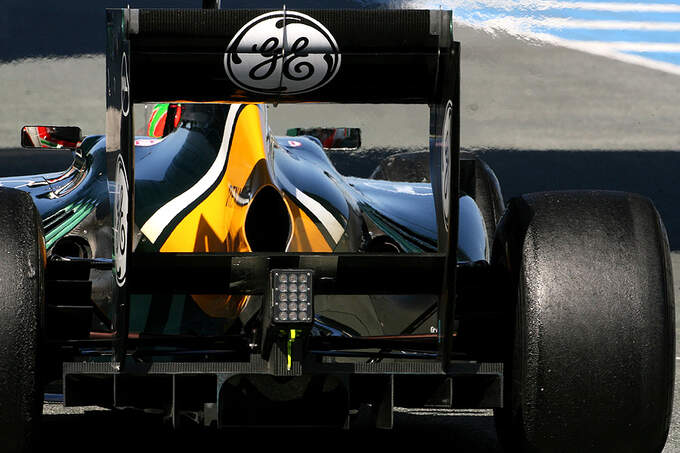 Formel-1-Test-Jerez-10-2-2012-Jarno-Trulli-Caterham-fotoshowImage-95495655-569529.jpg