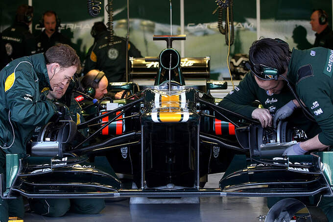 Formel-1-Test-Jerez-9-2-2012-Caterham-Team-fotoshowImage-ef882b8e-569413.jpg