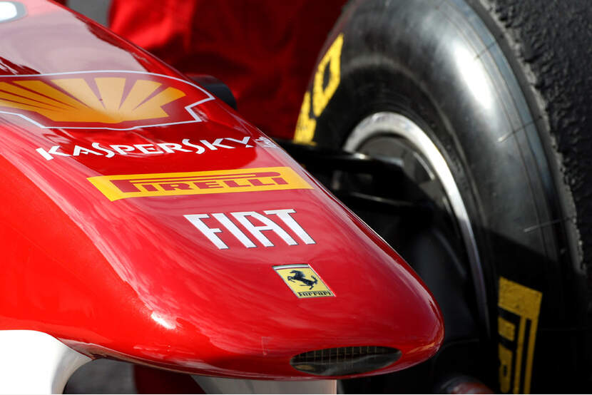 Formel-1-Test-Valencia-2011-f830x554-F4F4F2-C-a931c4f-448633.jpg