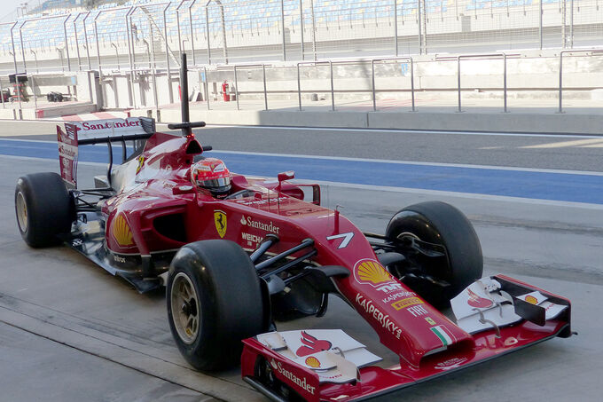 [Imagen: Kimi-Raeikkoenen-Ferrari-Formel-1-Test-B...757108.jpg]
