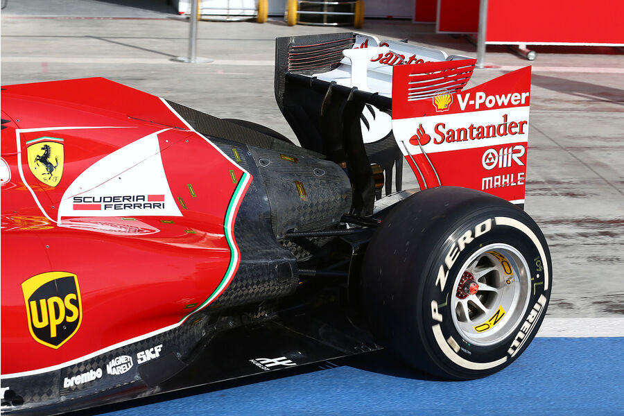 [Imagen: Kimi-Raeikkoenen-Ferrari-Formel-1-Test-B...758181.jpg]