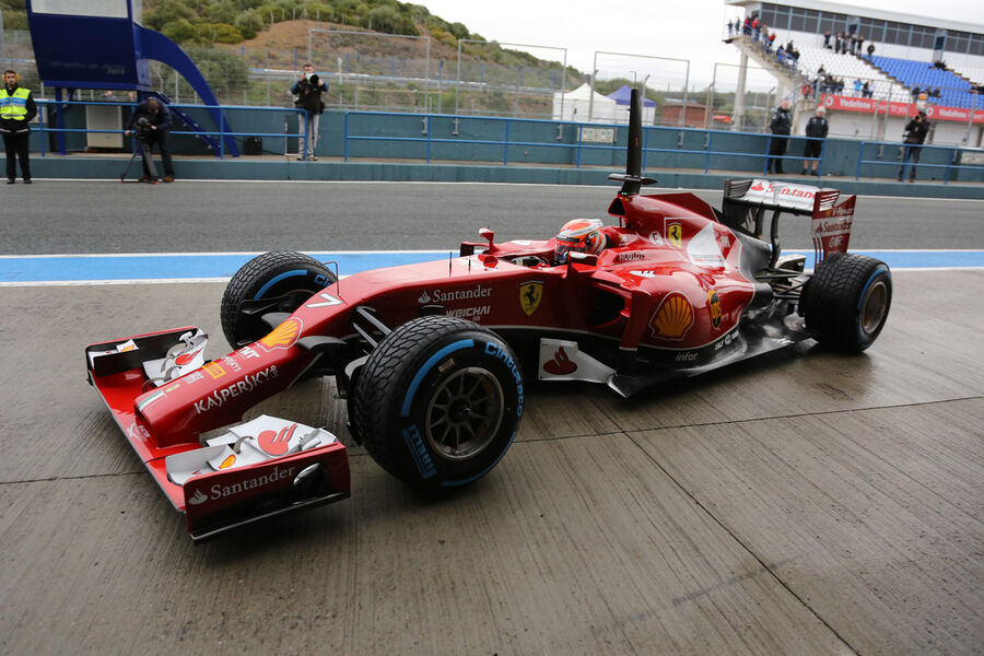 [Imagen: Kimi-Raeikkoenen-Ferrari-Formel-1-Test-J...751439.jpg]