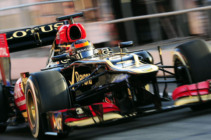 Kimi-Raeikkoenen-Lotus-Formel-1-Test-Barcelona-20-Februar-2013-19-fotoshowImageNew-e969a61e-662661.jpg