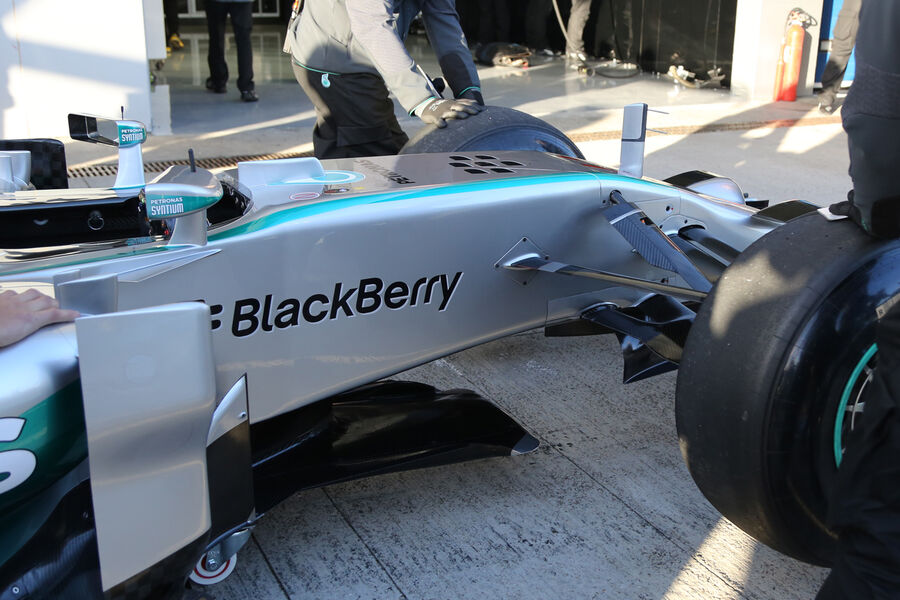Lewis-Hamilton-Mercedes-Formel-1-Jerez-Test-28-Januar-2014-fotoshowBigImage-e65d837b-751082.jpg