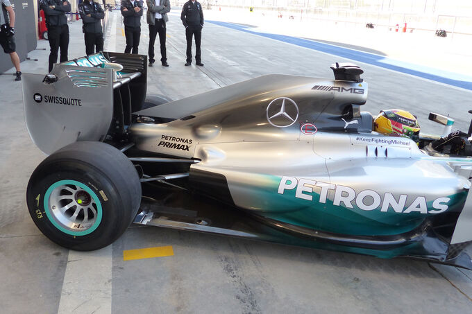 Lewis-Hamilton-Mercedes-Formel-1-Test-Bahrain-19-Februar-2014-fotoshowImage-aa8bccb0-756052.jpg