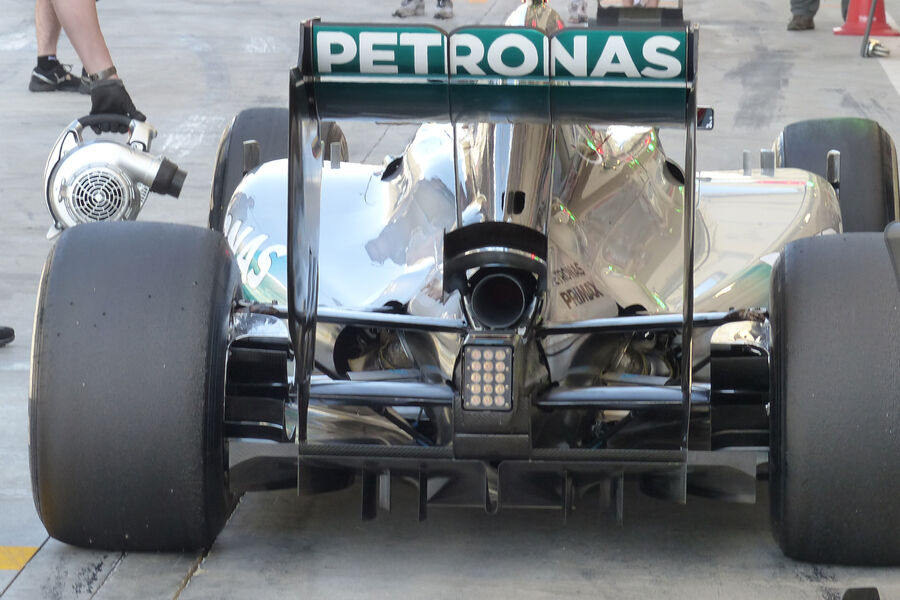 [Imagen: Lewis-Hamilton-Mercedes-Formel-1-Test-Ba...756662.jpg]