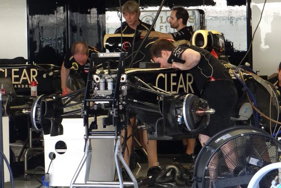 Lotus-Formel-1-GP-Abu-Dhabi-01-November-2012-19-fotoshowImageNew-9d880f78-641572.jpg