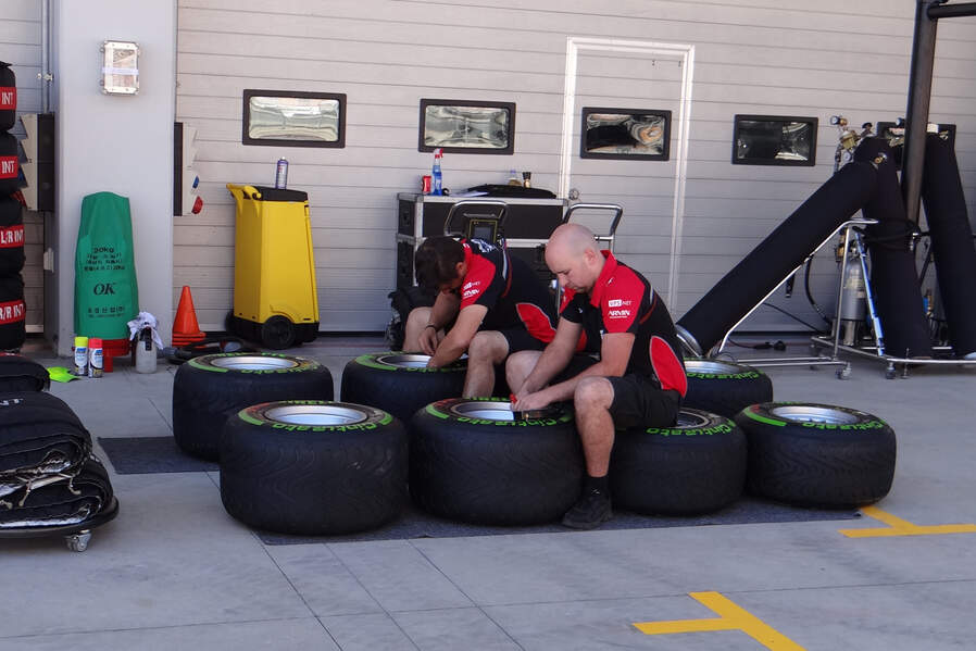 Marussia-Formel-1-GP-Korea-11-Oktober-2012-19-fotoshowImageNew-edfb26a-636377.jpg