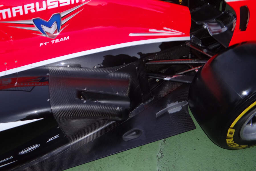 Marussia-MR02-Praesentation-Jerez-2013-19-fotoshowImageNew-1bf3ca7e-658851.jpg