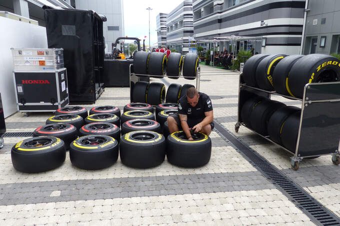 McLaren-Honda-Formel-1-GP-Russland-Sochi-Mittwoch-7-10-2015-fotoshowImage-d0759f55-900506.jpg