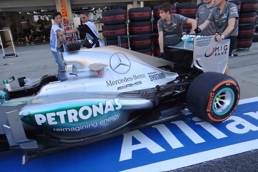 Mercedes-Formel-1-GP-Japan-10-Oktober-2013-fotoshowBigImage-5eba1cf7-727345.jpg
