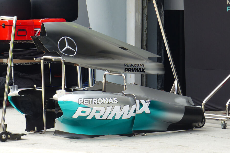 [Imagen: Mercedes-Formel-1-GP-Malaysia-26-Maerz-2...766802.jpg]