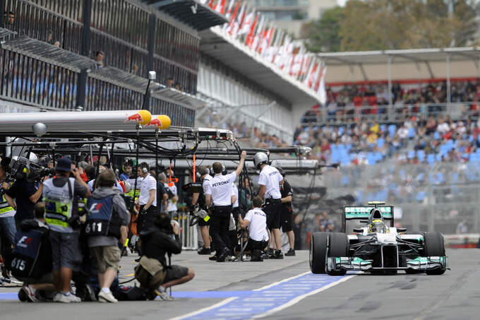 Mercedes-GP-Australien-2012-fotoshowImage-138ca18b-580074.jpg