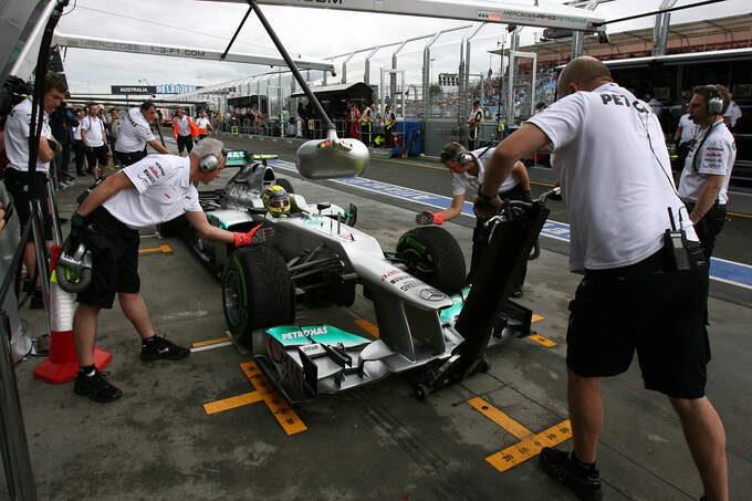 Mercedes-GP-Australien-2012-fotoshowImage-535cf107-580075.jpg