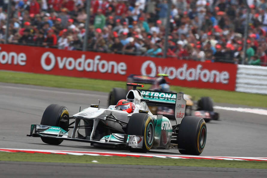 Michael-Schumacher-GP-England-2011-Rennen-c890x594-ffffff-C-e17122c8-514089.jpg