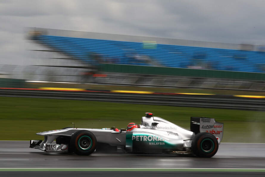 Michael-Schumacher-GP-England-2011-c890x594-ffffff-C-50031781-513496.jpg