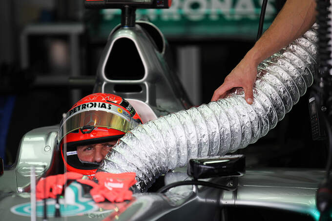 Michael-Schumacher-Mercedes-GP-Malaysia-Training-23-Maerz-2012-fotoshowImage-1dde282f-581045.jpg