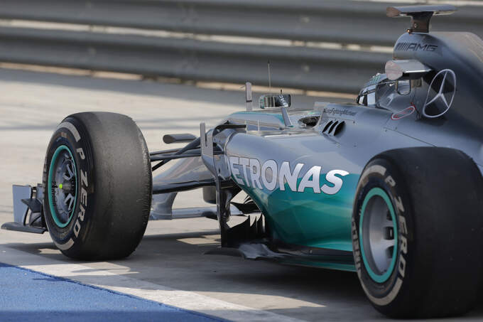 Nico-Rosberg-Mercerdes-Formel-1-Test-Bahrain-27-Februar-2014-fotoshowImage-e0cf2fcf-758004.jpg