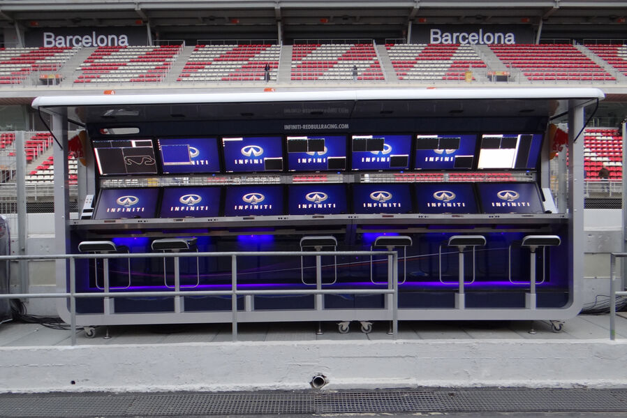 Red-Bull-Formel-1-Test-Barcelona-22-Februar-2013-19-fotoshowImageNew-e5194382-663206.jpg