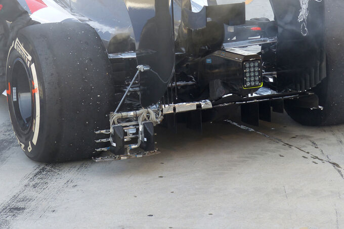 [Imagen: Sauber-Formel-1-Test-Bahrain-1-Maerz-201...758806.jpg]