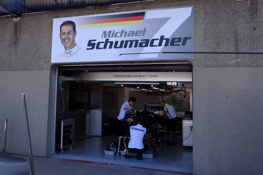 Schumacher-Box-Formel-1-GP-Kanada-7-Juni-2012-19-fotoshowImageNew-5cd5c6a9-602549.jpg