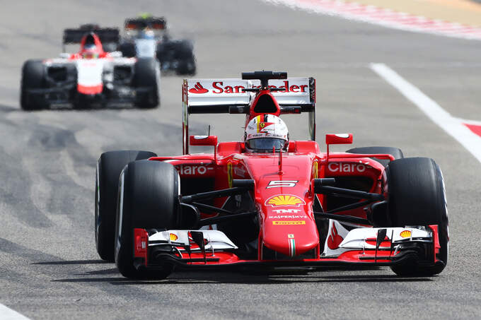 Sebastian-Vettel-Ferrari-Formel-1-GP-Bahrain-17-April-2015-fotoshowImage-1b29a599-858126.jpg