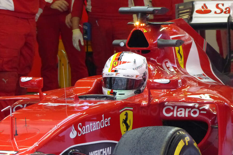 Sebastian-Vettel-Ferrari-Formel-1-Test-Barcelona-21-Februar-2015-fotoshowBigImage-d126128d-845366.jpg