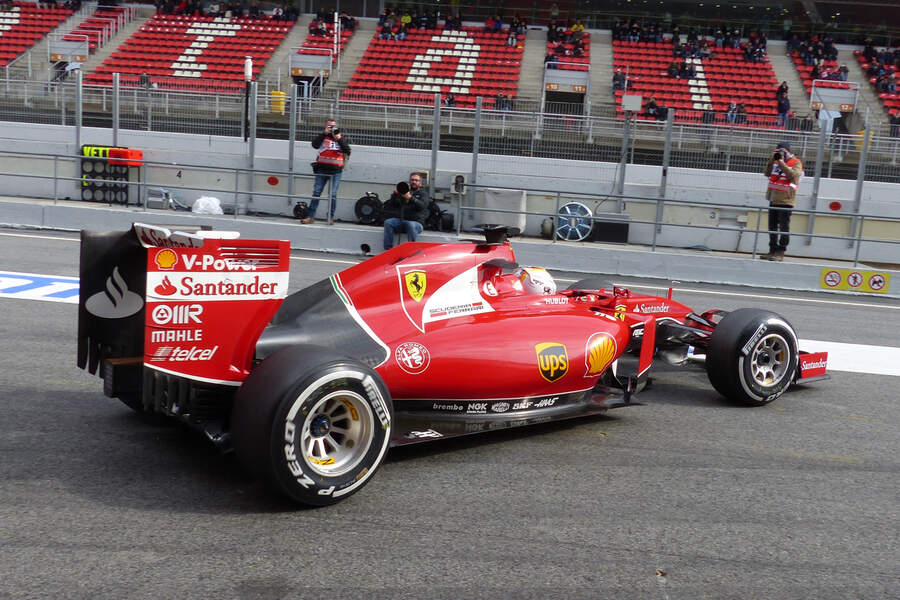 Sebastian-Vettel-Ferrari-Formel-1-Test-Barcelona-21-Februar-2015-fotoshowBigImage-d58cef85-845466.jpg