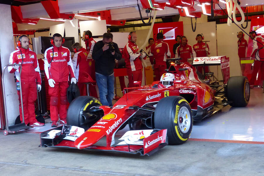 Sebastian-Vettel-Ferrari-Formel-1-Test-Barcelona-22-Februar-2015-fotoshowBigImage-739791aa-845513.jpg