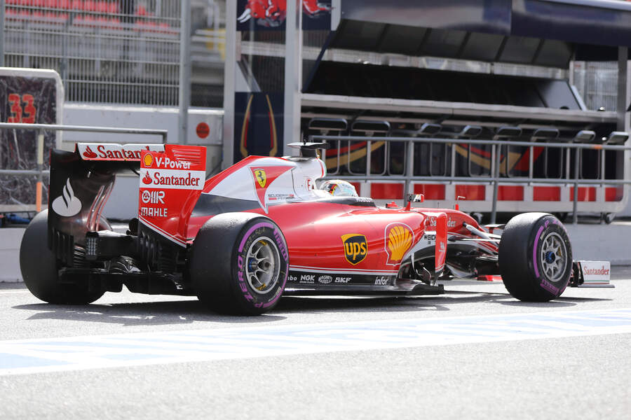 Sebastian-Vettel-Ferrari-Formel-1-Test-B