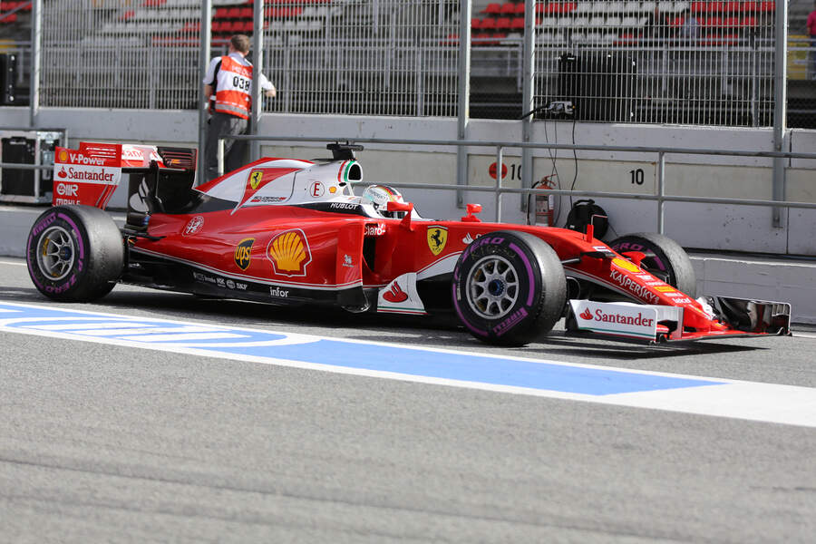 Sebastian-Vettel-Ferrari-Formel-1-Test-B