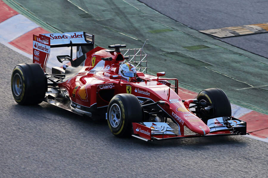 Sebastian-Vettel-Ferrari-Formel-1-Test-Barcelona-27-Februar-2015-fotoshowBigImage-18bb7774-846652.jpg