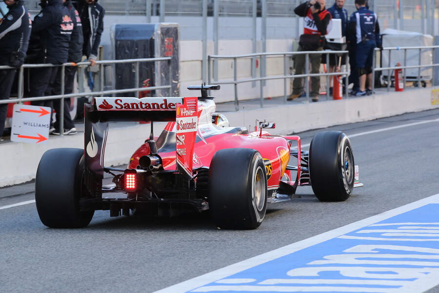 Sebastian-Vettel-Ferrari-Formel-1-Test-B