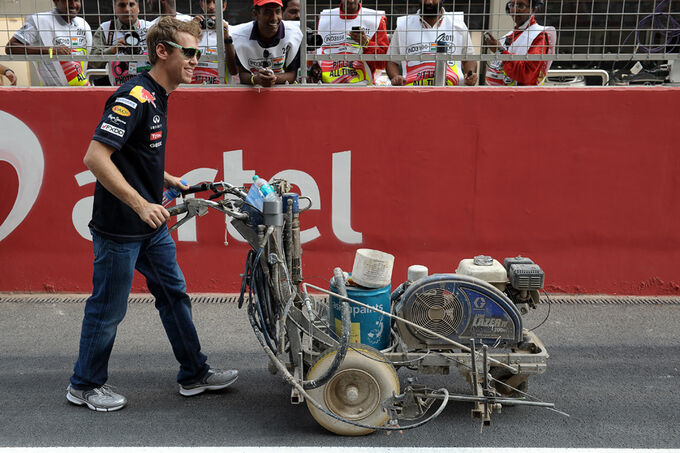 Sebastian-Vettel-GP-Indien-27-10-2011-fotoshowImage-ed981ec-547421.jpg