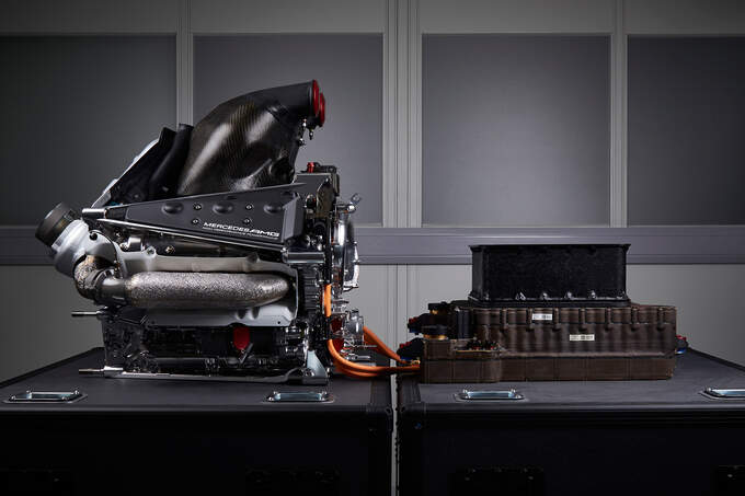 Mercedes-V6-Formel-1-Motor-2014-fotoshow